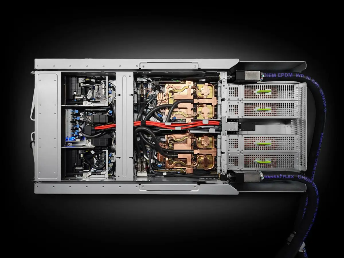 NVIDIA DGX H200, serveur IA avec 8 GPUs H200 pour clusters en 2025