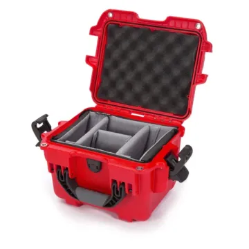 Photo de NANUK™ 908 - Valise de Protection Rouge avec séparateur
