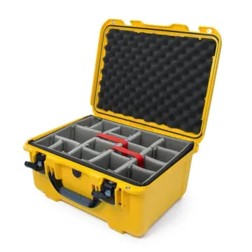 Photo de NANUK™ 933 - Valise de Protection Jaune avec Séparateur