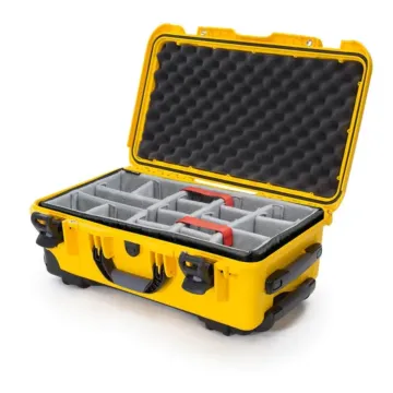 Photo de NANUK™ 935 - Valise de Protection Jaune avec Séparateur