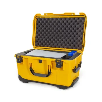 Photo de NANUK™ 938 - Valise de Protection Jaune avec Mousse pour Playstation 5