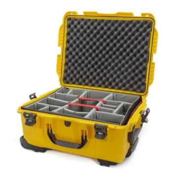 Photo de NANUK™ 955 - Valise de Protection Jaune avec Séparateur