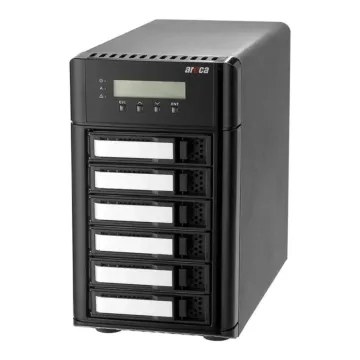Unité de stockage RAID Areca ARC-8050T3U-6 à 6 baies verticales avec écran LCD de contrôle et touches de navigation.