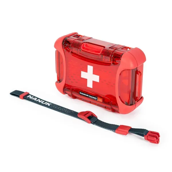 Photo de NANUK™ 330 - Valise de Protection Rouge avec Logo Premiers Secours