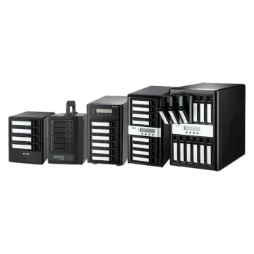 Une photo de groupe présentant les différentes configurations de châssis de la série Areca ARC-8050T5U, incluant les modèles de bureau à 4 baies, 6 baies compactes avec poignée, 6 baies standards, 8 baies et 12 baies, tous équipés de tiroirs extractibles 