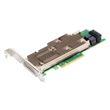 Contrôleur RAID Broadcom MegaRAID 9400 Series en vue oblique avec dissipateur thermique, équerre PCIe et connecteurs internes mini-SAS HD