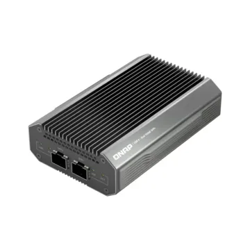 Profil droit du châssis en aluminium de l'adaptateur QNA-UC10G2SF avec ailettes de dissipation thermique passives.