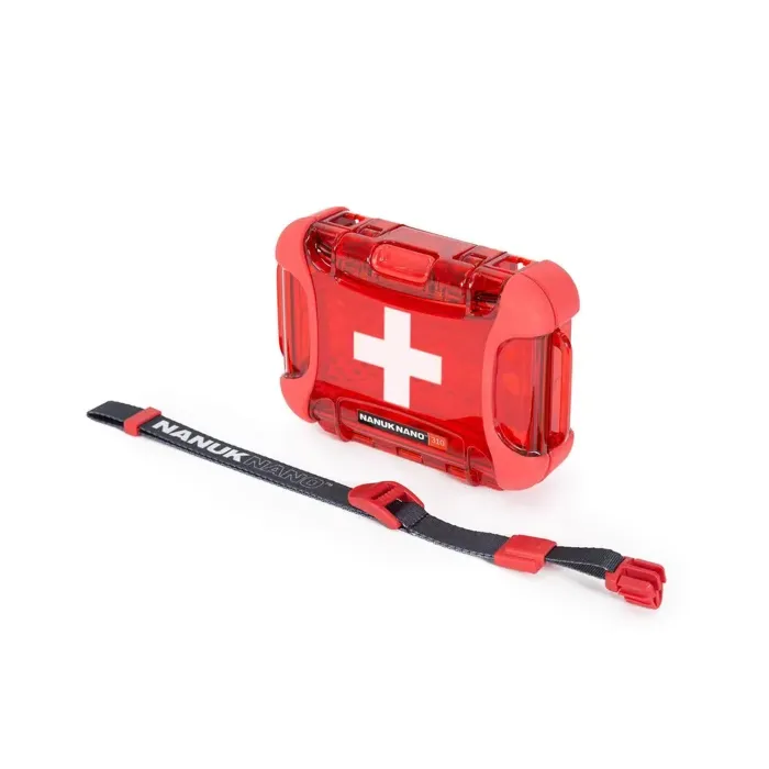 Photo de NANUK™ 310 - Valise de Protection Rouge avec Logo Premiers Secours