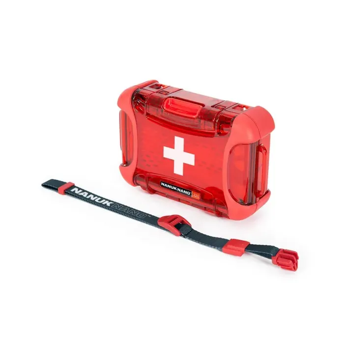 Photo de NANUK™ 330 - Valise de Protection Rouge avec Logo Premiers Secours