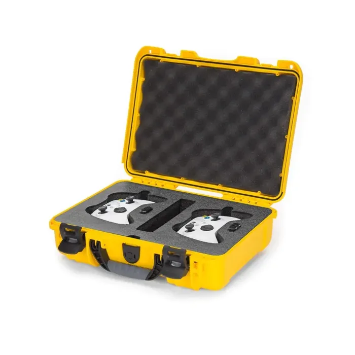 Photo de NANUK™ 910 - Valise de Protection Jaune avec mousse pour 2 manettes XBOX