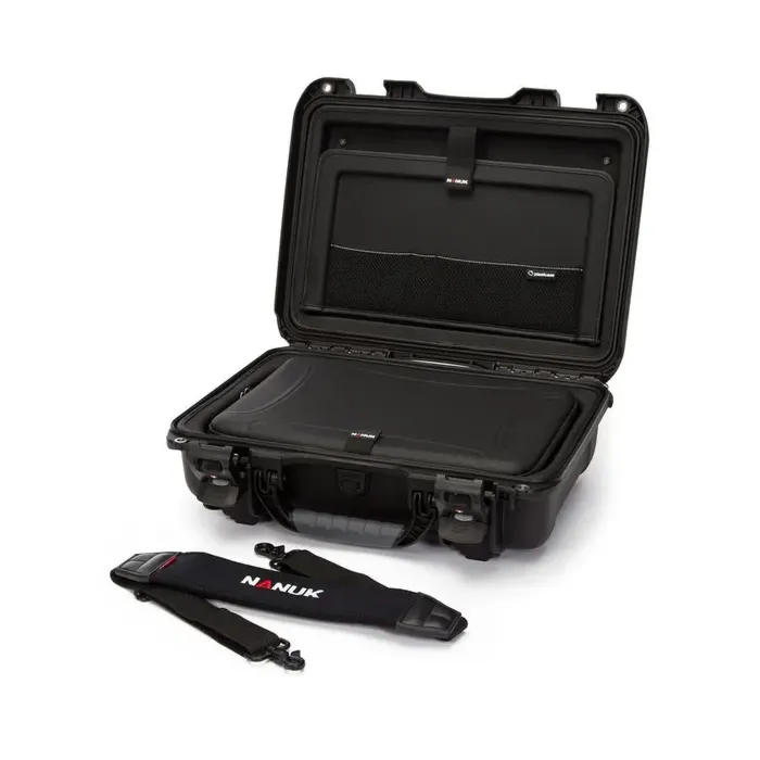 Photo de NANUK™ 923 - Valise de Protection Noire pour Ordinateur Portable avec Sangle