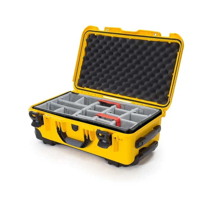 Photo de NANUK™ 935 - Valise de Protection Jaune avec Séparateur