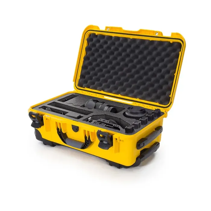 Photo de NANUK™ 935 - Valise de Protection Jaune avec Mousse pour Caméra Blackmagic 4K