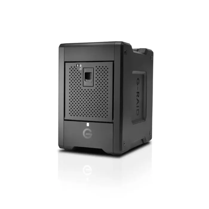 Western Digital G-RAID SHUTTLE 4 - Vue en perspective montrant le châssis compact et le logo G-RAID sur le côté