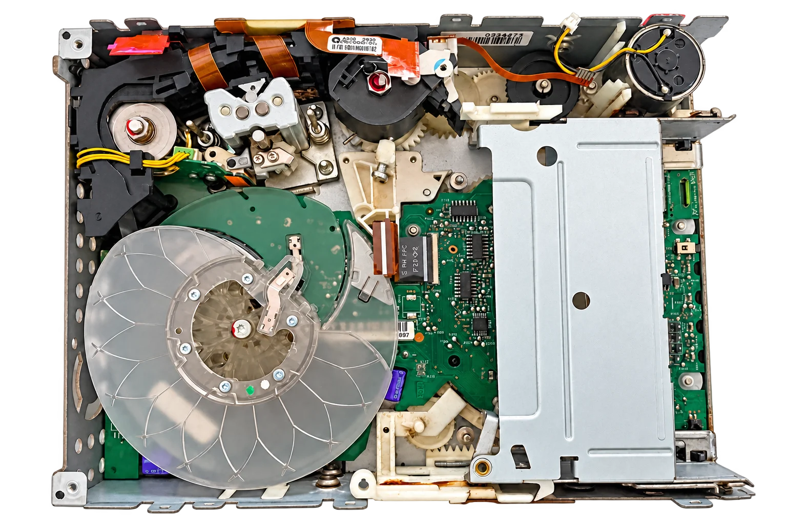 Vue du dessus de la mécanique d’un lecteur LTO ouvert